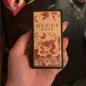Gucci Bloom Eau de Parfum with Floral Design